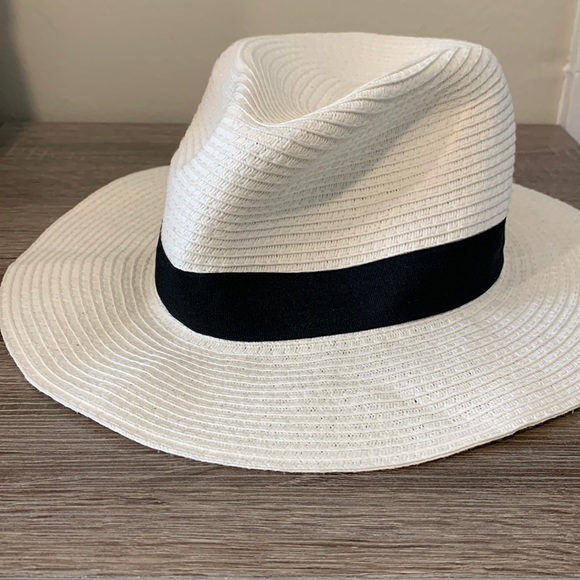 Sun hat - Picture 1 of 1